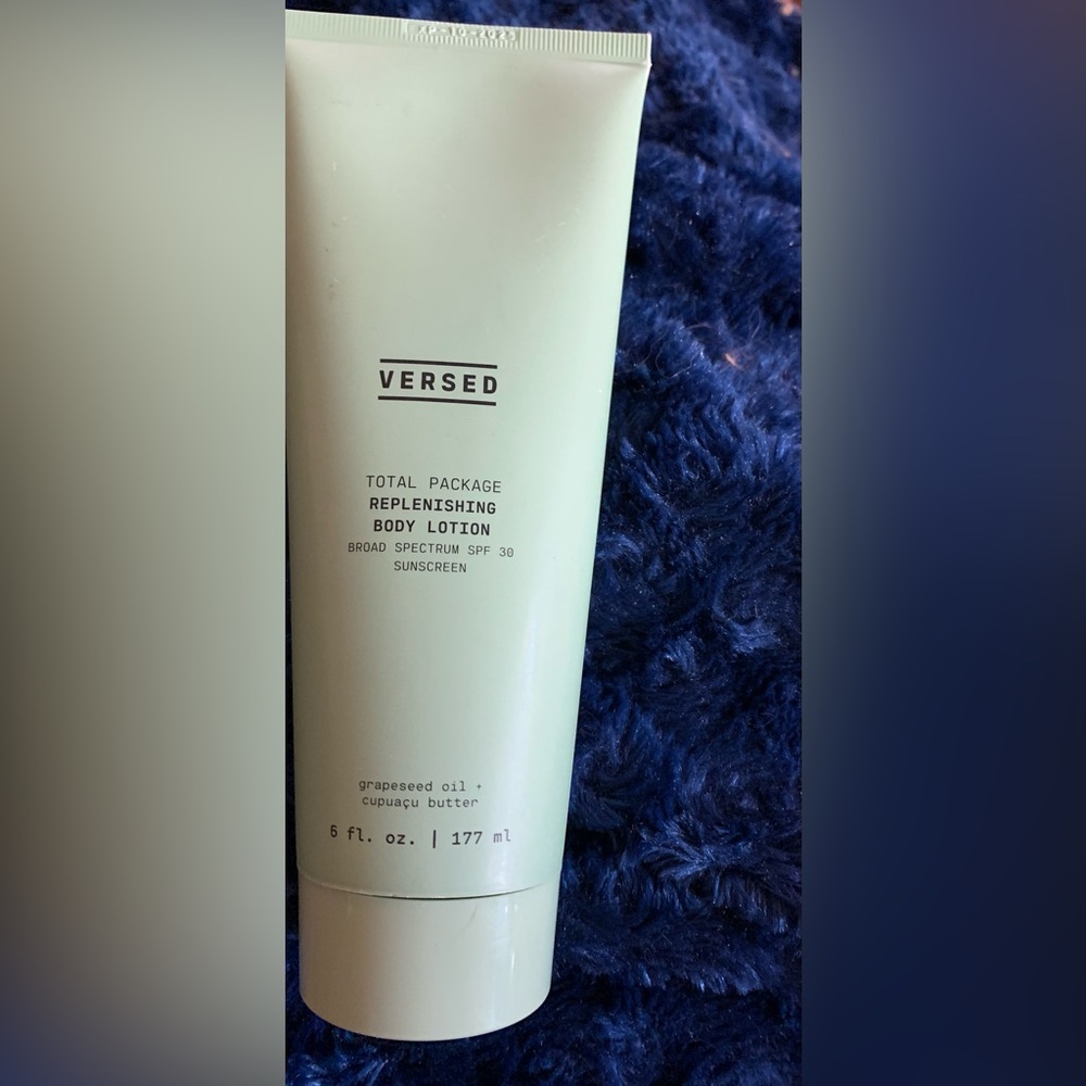 Versed Total Package Replenishing Body Lotion